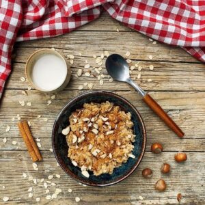 Ricetta porridge carrube e nocciole Il Punto Bio